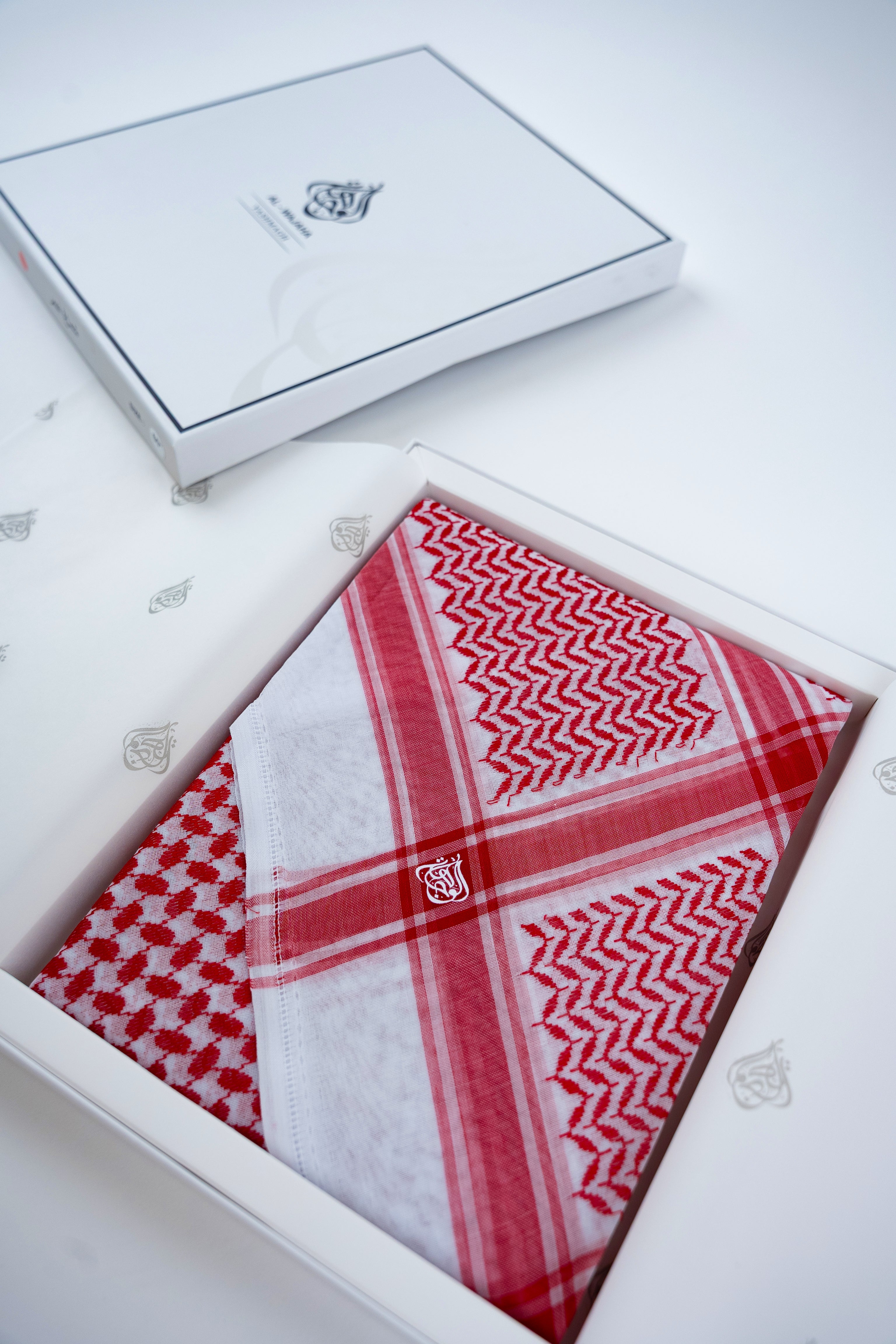 Al Wajaha Shamagh - White Box