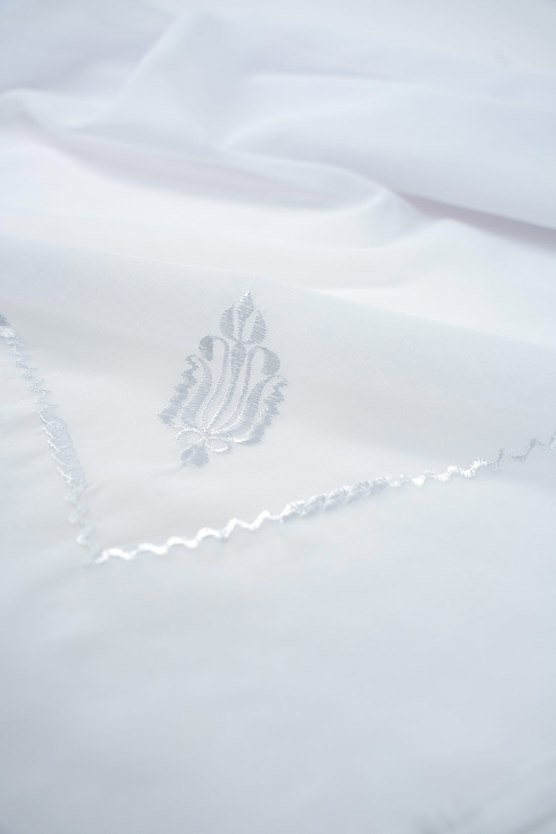 Al Wajaha Standard Japan Ghutra - Pattern 4