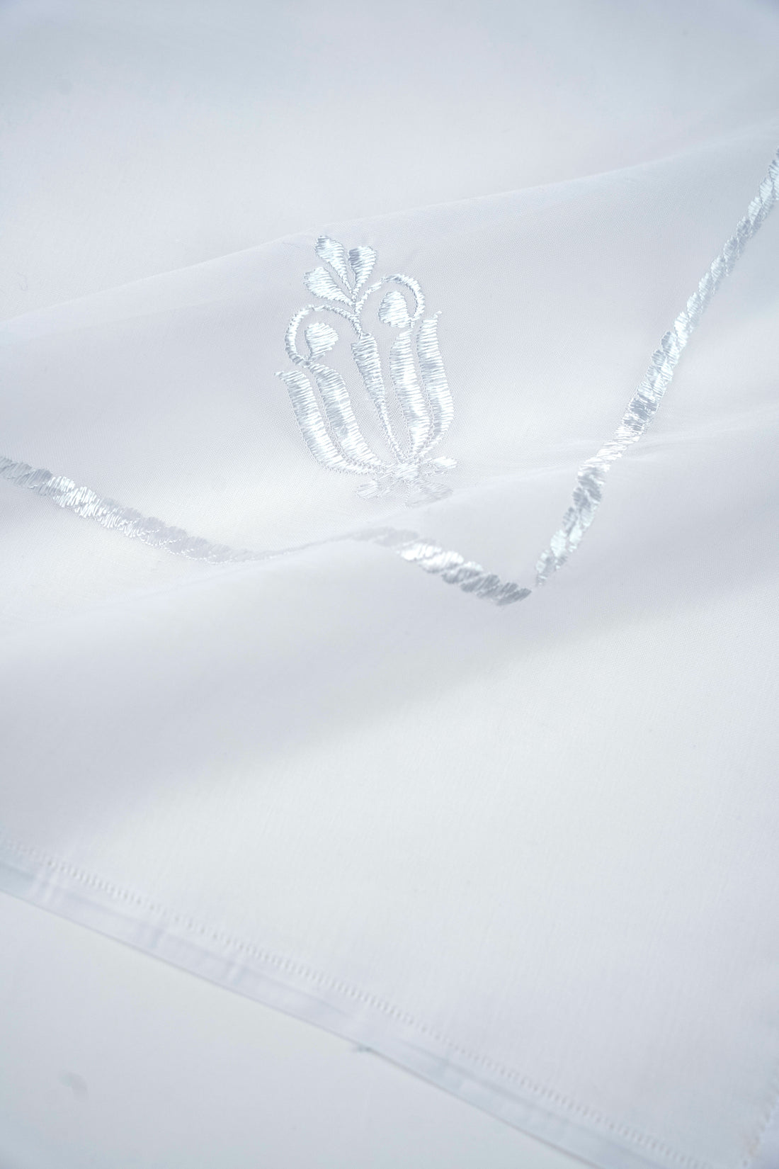 Al Wajaha Standard Japan Ghutra - Pattern 5 (No Beads)