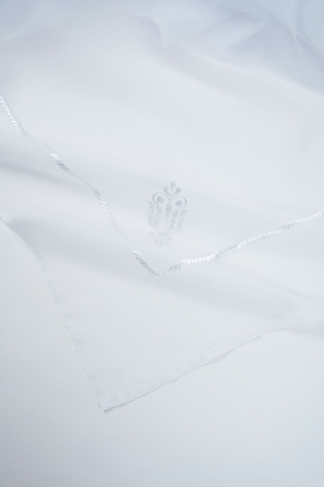Al Wajaha Standard Japan Ghutra - Pattern 5 (No Beads)